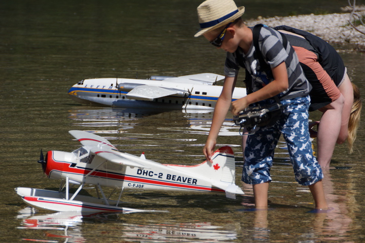 Elektro-Wasserfliegertreffen Grundlsee von 06. bis 07. Juni 2015 - Foto 57 - klick = zurck zum Index